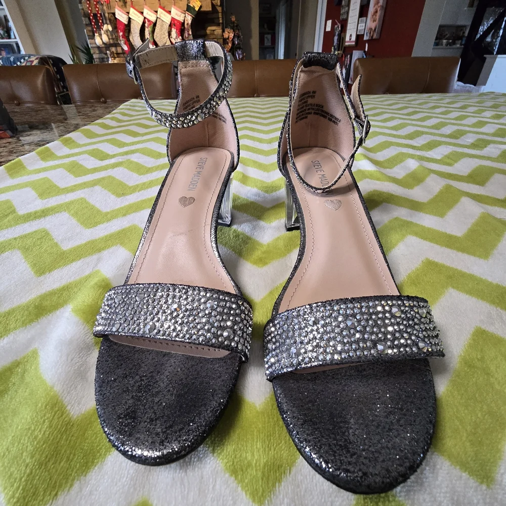 Steve Madden Black and Silver Rhinestone Girl's Heels Size: 4M